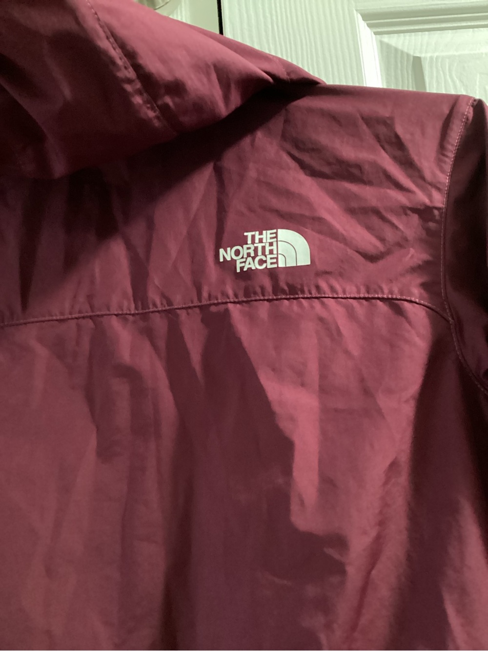 The North Face Kids Burgundy Hooded Raincoat - Picture 6 of 9